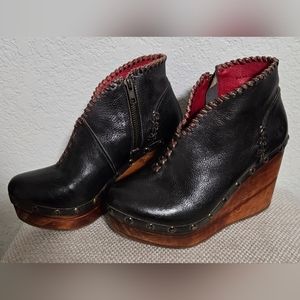 Bedstu Wedge leather booties